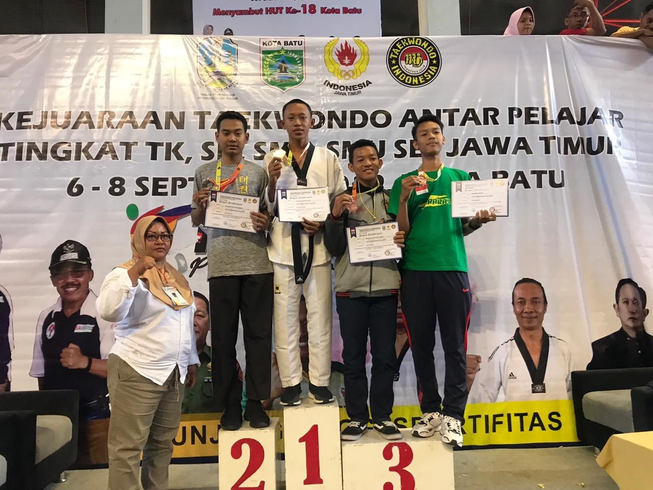 Anak Smada Meraih Medali Emas